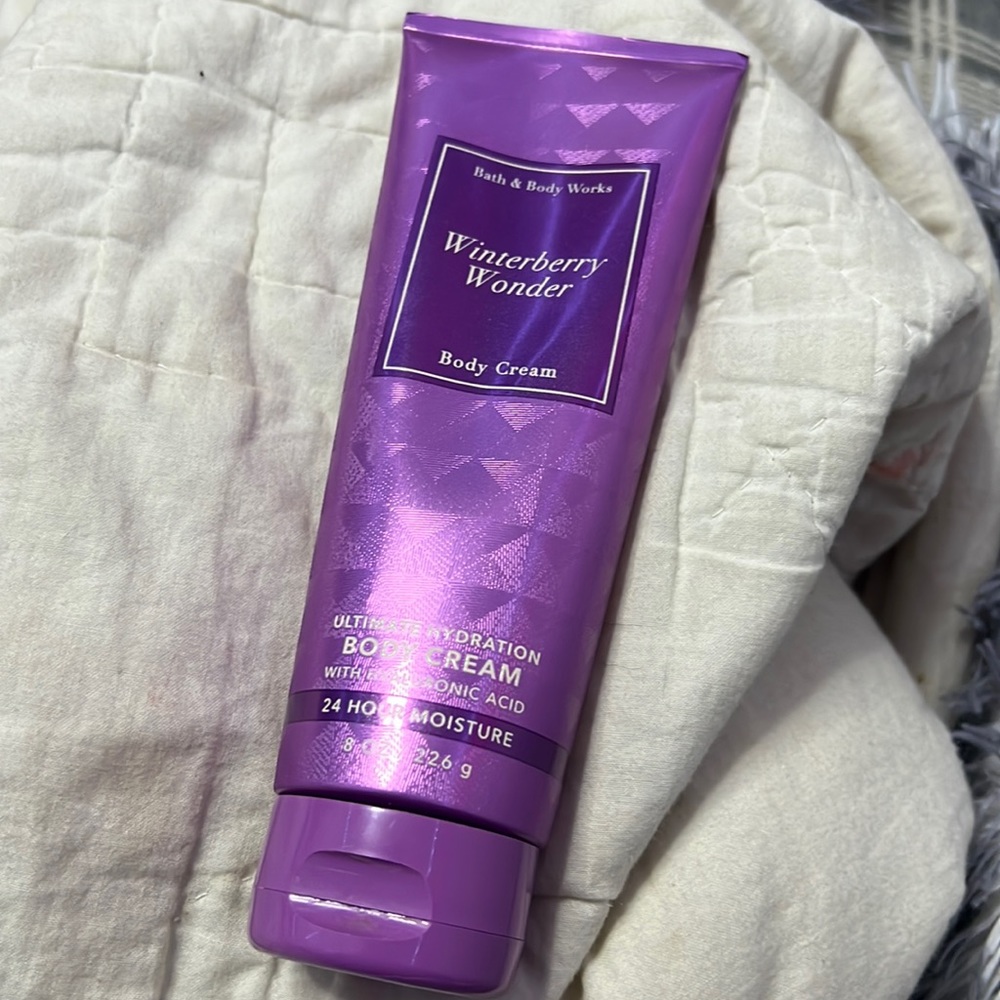 Bath and body works winterberry wonder body cream